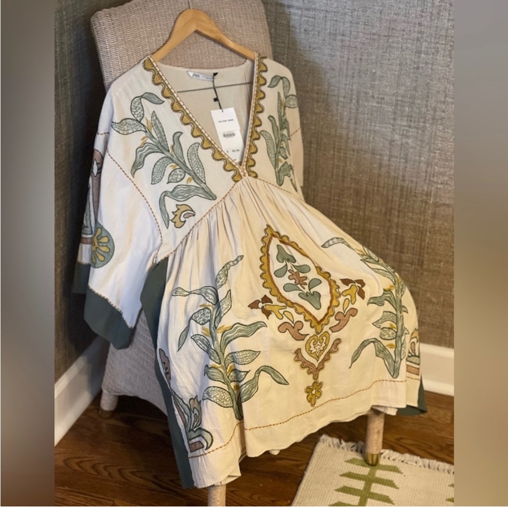 Zara Cream and Green Embroidered Mini Dress